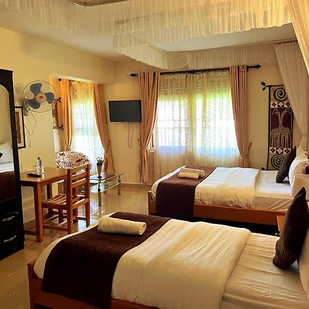 Sunset Hotel Entebbe Bagian luar foto