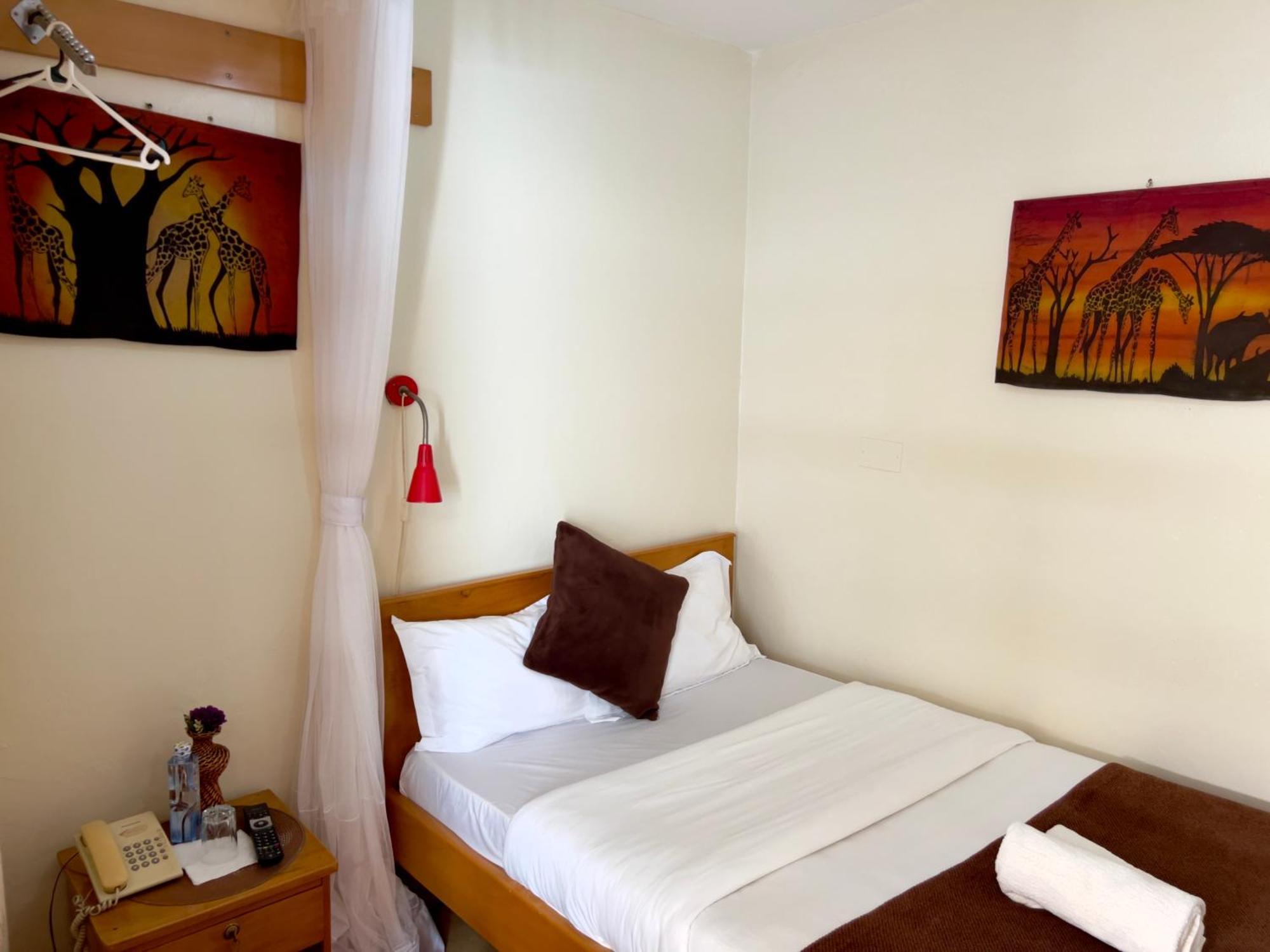 Sunset Hotel Entebbe Bagian luar foto