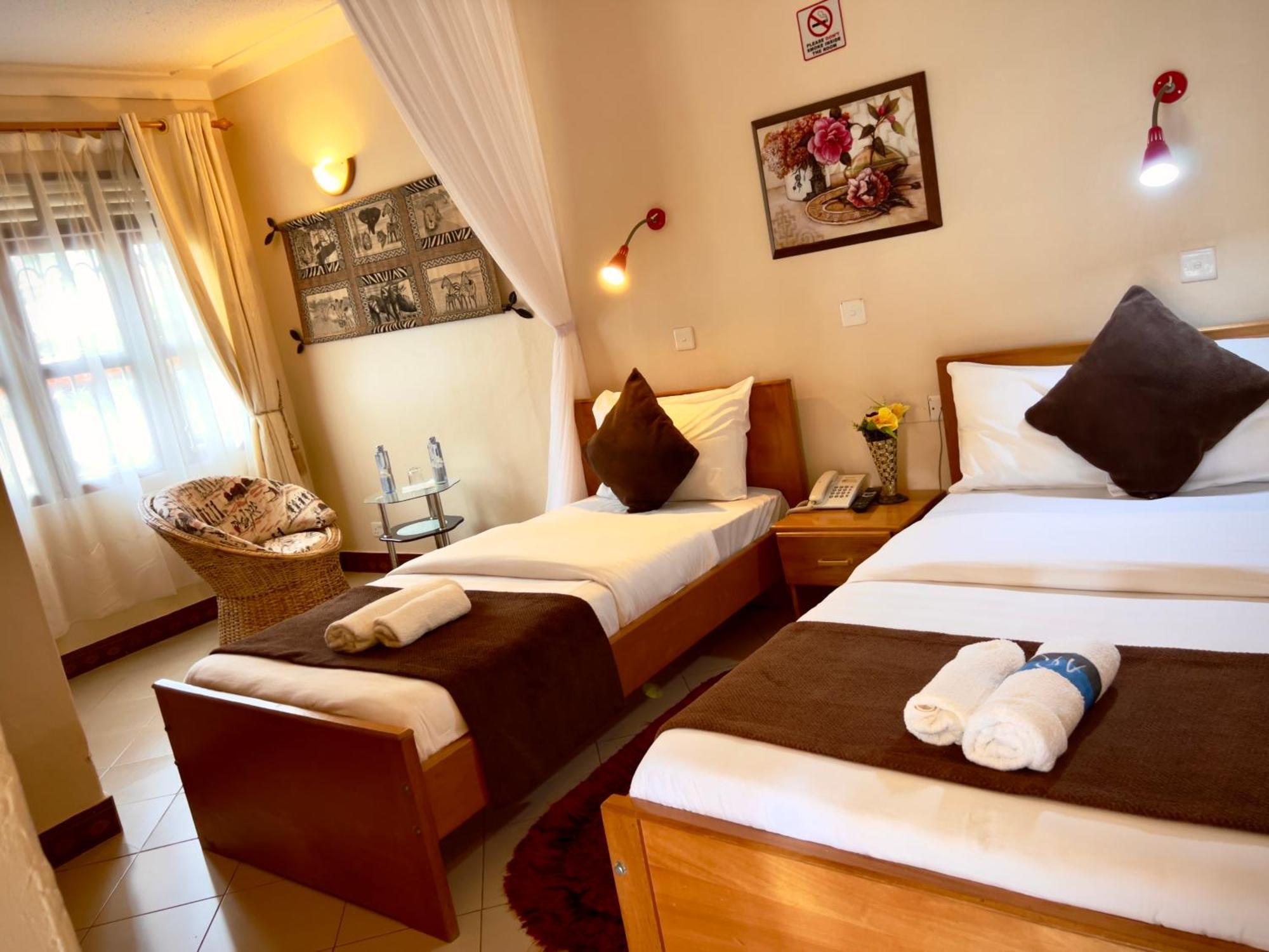 Sunset Hotel Entebbe Bagian luar foto