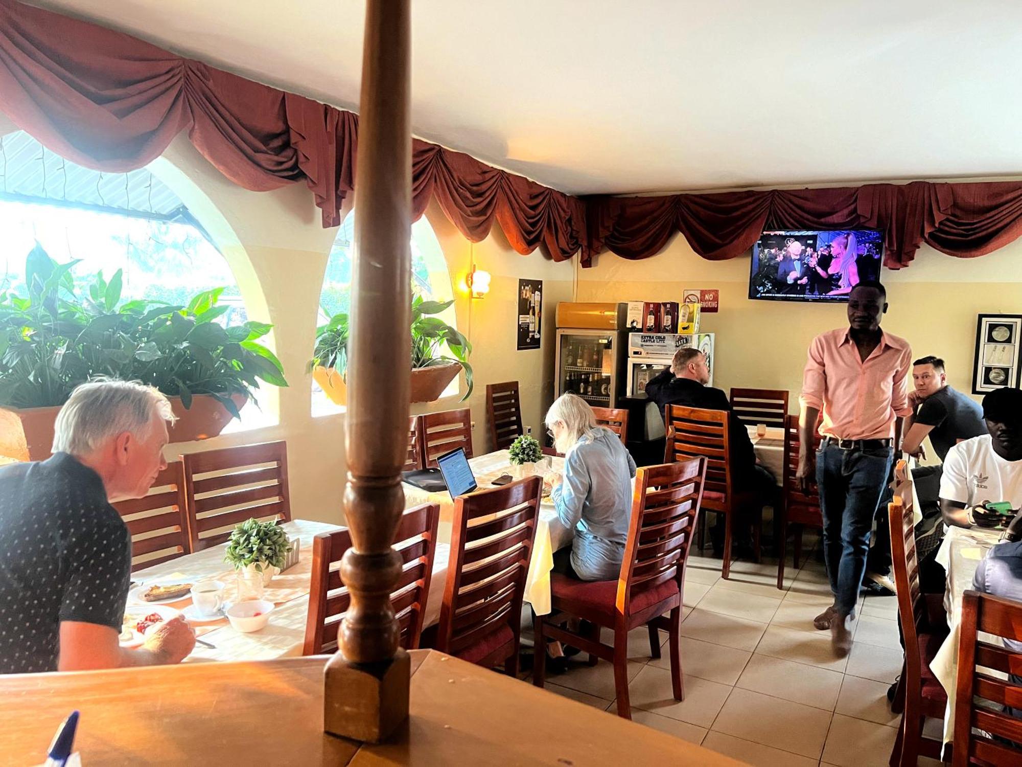 Sunset Hotel Entebbe Bagian luar foto