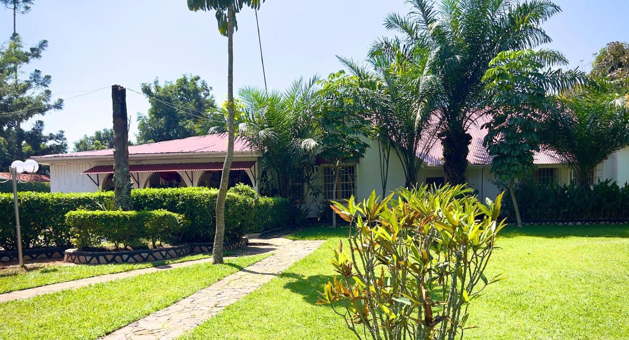 Sunset Hotel Entebbe Bagian luar foto