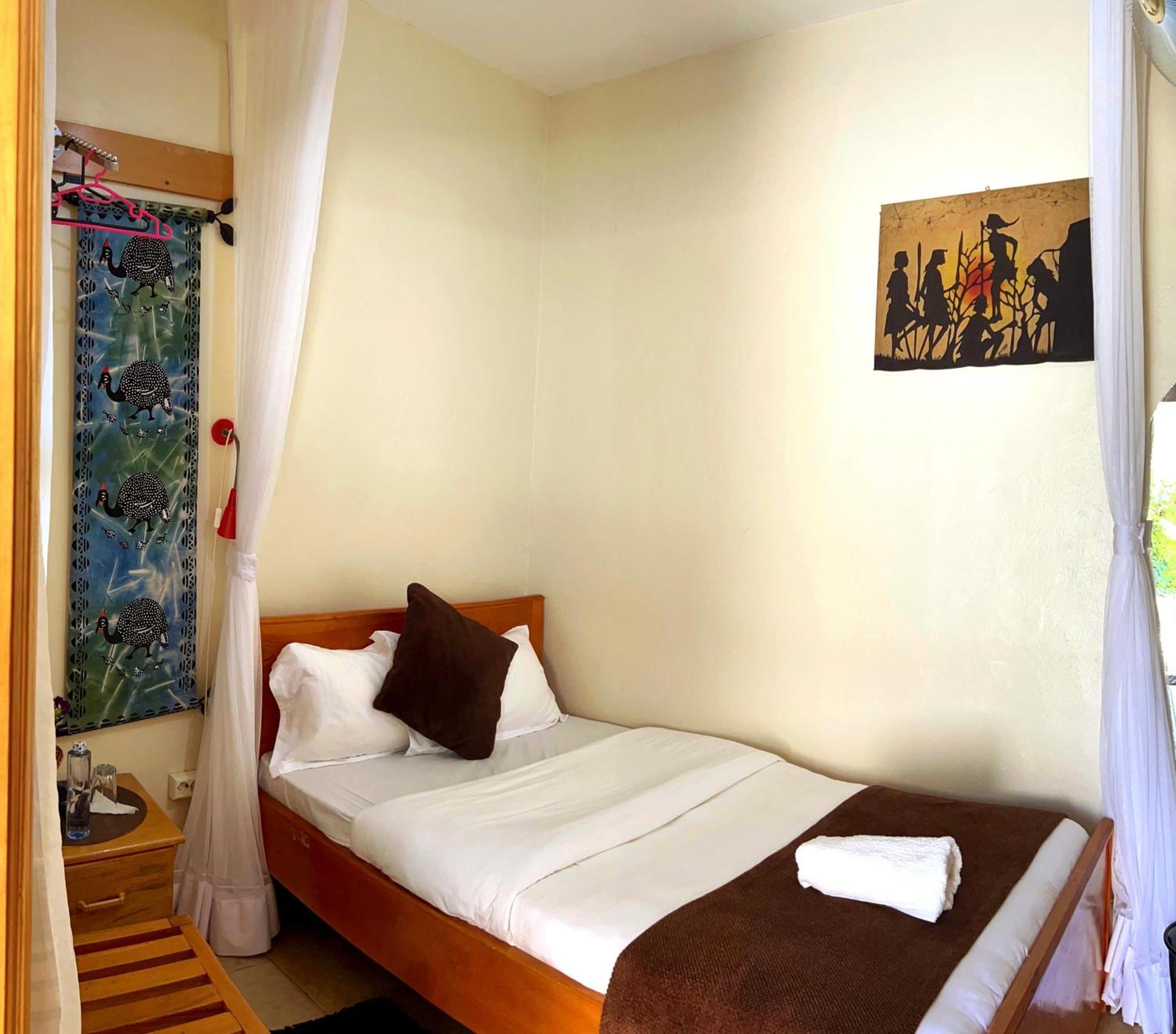 Sunset Hotel Entebbe Bagian luar foto