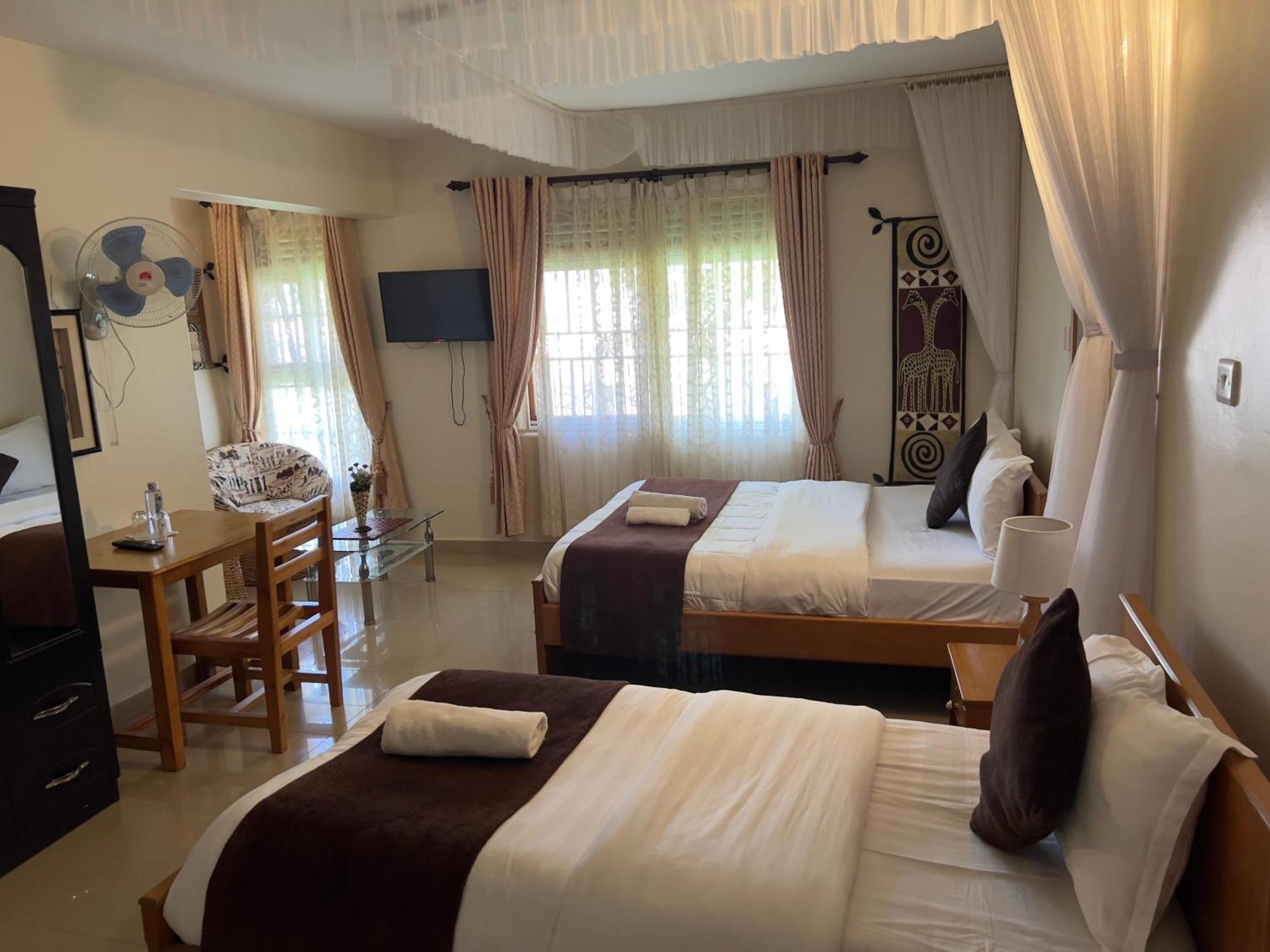 Sunset Hotel Entebbe Bagian luar foto